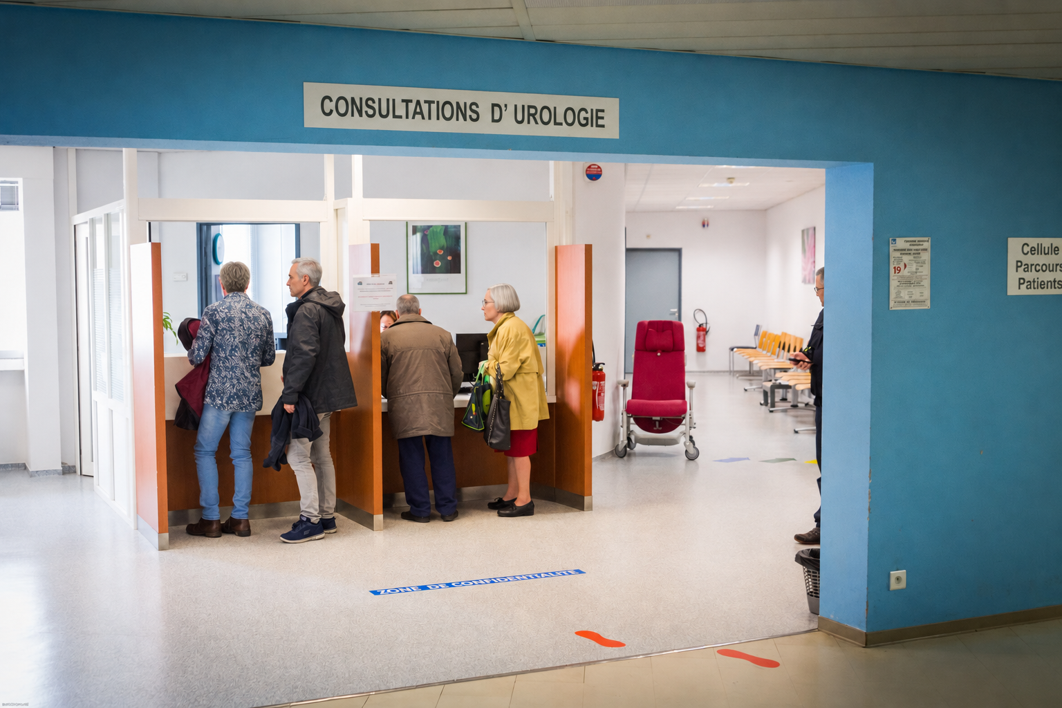 Patients à l’accueil des consultations d’urologie